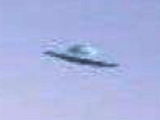 超古典的UFOがロシア上空に出現！ 衝撃的な写真が撮影される