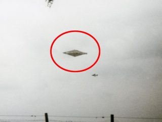 英国最大のUFO事件を解明か 「ダイヤモンド型UFO写真」の真相をBBC元プロデューサーが調査、英国防省の機密に触れる