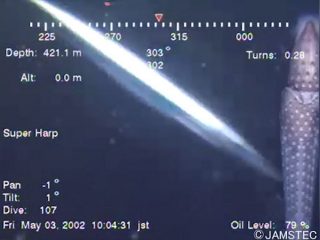 UFOが三陸沖の海中で撮影される？ 深海で高速移動する発光体の謎