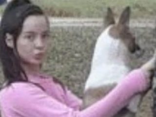 19歳女性が「犬と性行為をする映像」をSnapchatで拡散！ 逮捕の衝撃瞬間＝米