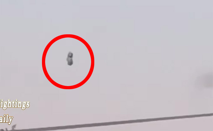 イースター島のモアイのUFO番組を見ていた男性が「モアイ型UFO」を目撃?の画像1