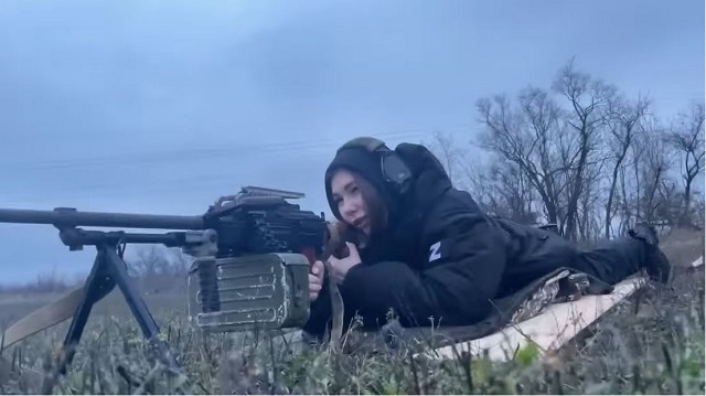 15歳でベンチプレス145kg「世界最強の少女」がロシア兵として戦地へ… プーチン大統領を全面支持、シュワルツェネッガーにドネツク訪問を要請の画像3