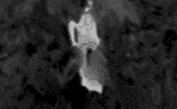 NASA撮影、小惑星リュウグウに墜落したUFOの姿?の画像1