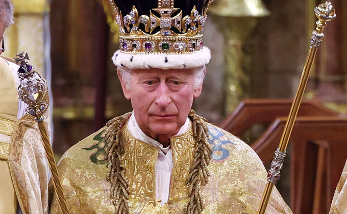 「チャールズ国王は今年中に退位する」 2053年から来たタイムトラベラーが予言の画像1