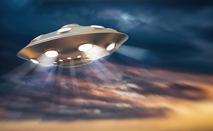 複数のライトを備えたUFOが目撃される？ 専門家が激白、宇宙人との遭遇は時間の問題かの画像1