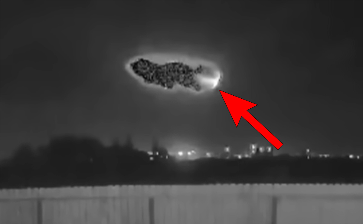 禍々しい姿のUFOが夜空をジグザク飛行! ヤバすぎる映像が撮影される!=米の画像1
