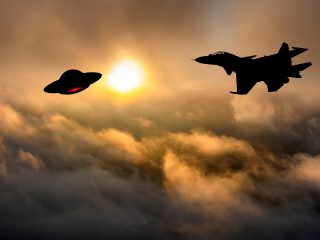 「UFOに邪魔をされている」ホワイトハウス高官が公式発言！ 複数のパイロットが飛行訓練で遭遇、訓練場の変更も