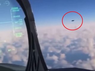 今年2月UFOがアラスカで米戦闘機と交戦!? ミサイル効果なし、気球ではない“異常な物体”… 米ジャーナリストが暴露