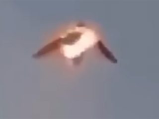 炎を回転させて飛ぶUFOが撮影される！ 「反重力システムを利用した地球外偵察機」元米軍大佐