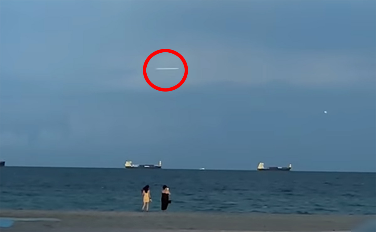 嵐を横切る「高速UFO」が撮影される! 時速3200km、雷からエネルギーを得ている?の画像1