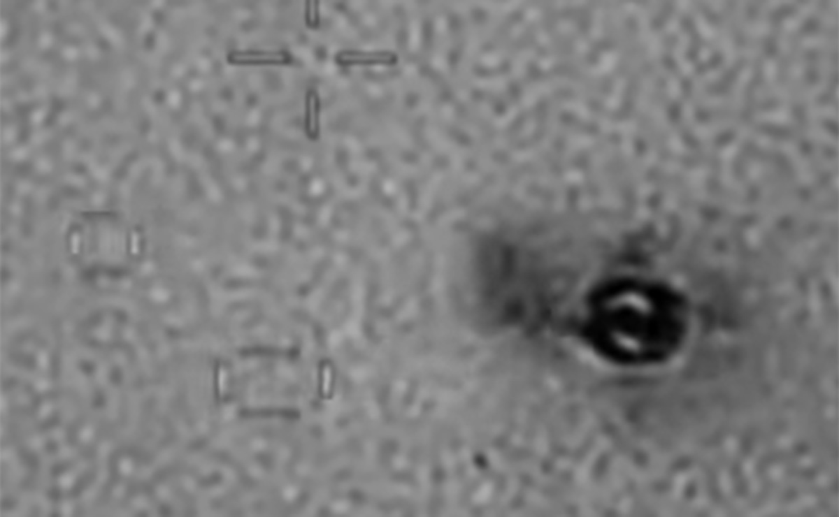 米偵察機が撮影した奇妙なUFO映像! 前後に動きながらビームを照射… 米国防総省の見解は?の画像2