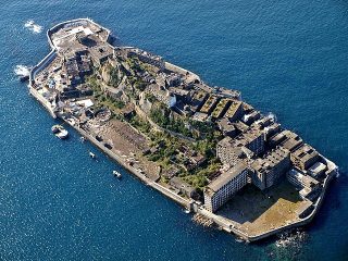 世界遺産にもなった「軍艦島」が心霊スポットと呼ばれるようになった理由