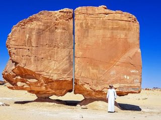 キレイに真っ二つに切れている謎のオーパーツ『アル・ナスラ巨石』の真相は？　宇宙人のレーザーによるものとの主張も！